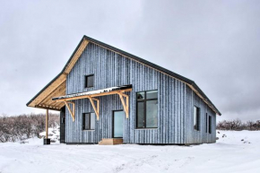 Evolve Modern Home Less Than half Mile to Powderhorn Mtn!